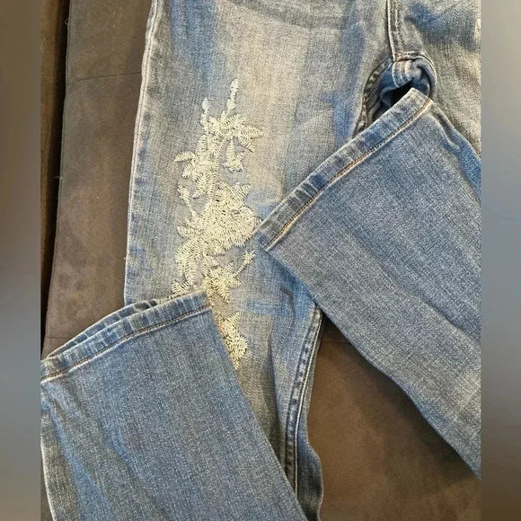Who What Wear Jeans Embroidered Capri Crop Jeans Women’s 4 Medium Wash Vintage - Picture 6 of 13